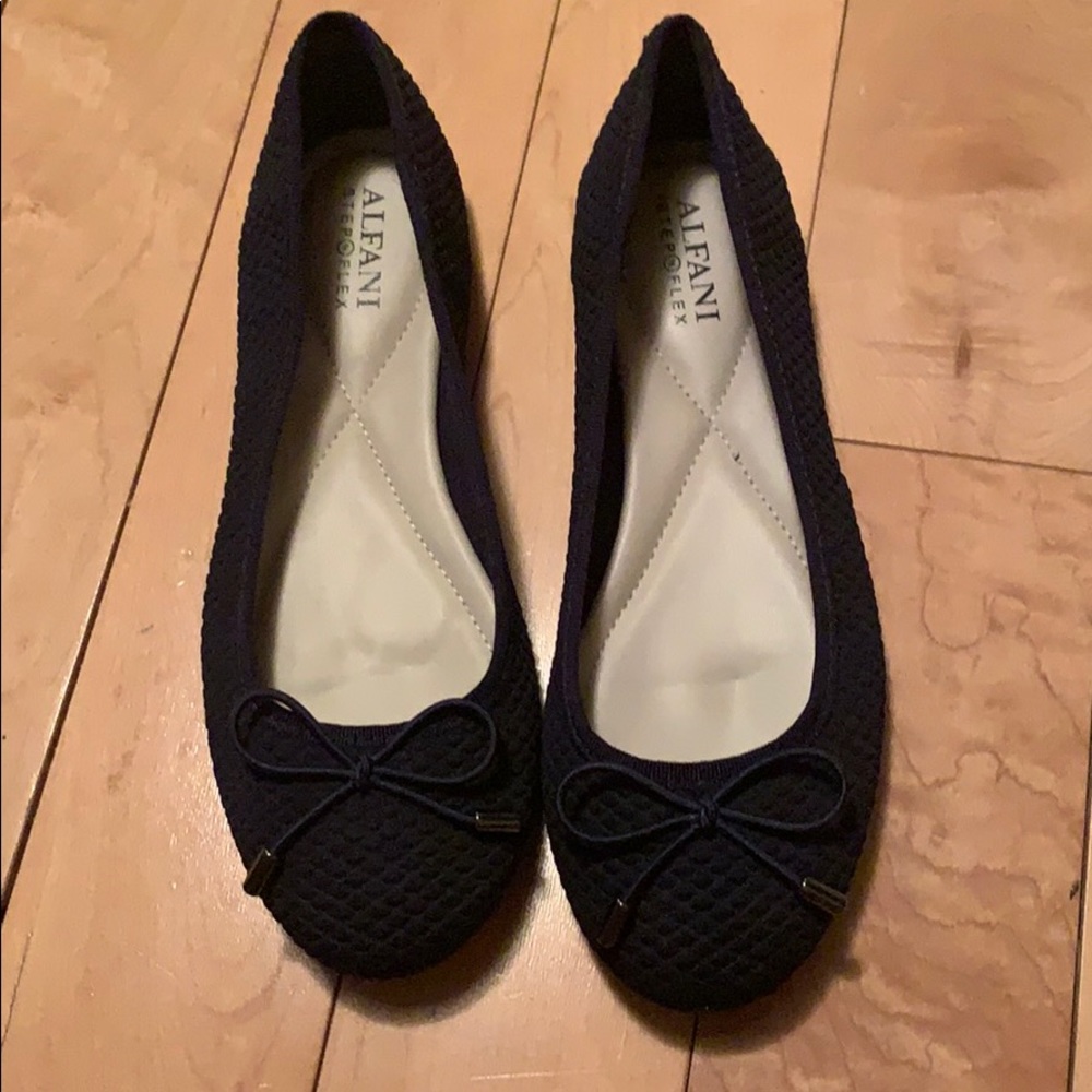 Alfani flats